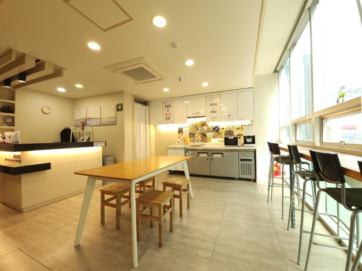 Oyo Hostel Myeongdong 1 Seoul Exteriör bild